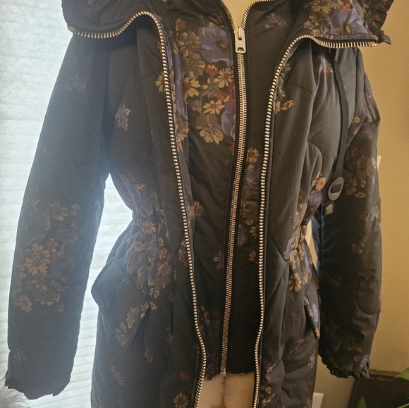 Coach Dark Floral Puffer Coat - Picture 4 of 16